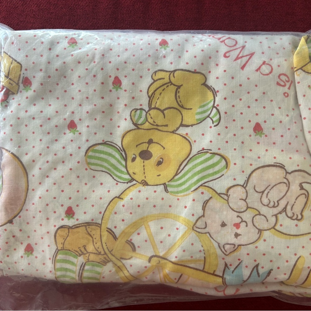 Vintage Strawberry Shortcake Print Cotton Twin fitted bed cover/sheet. (1985) - Picture 4 of 4